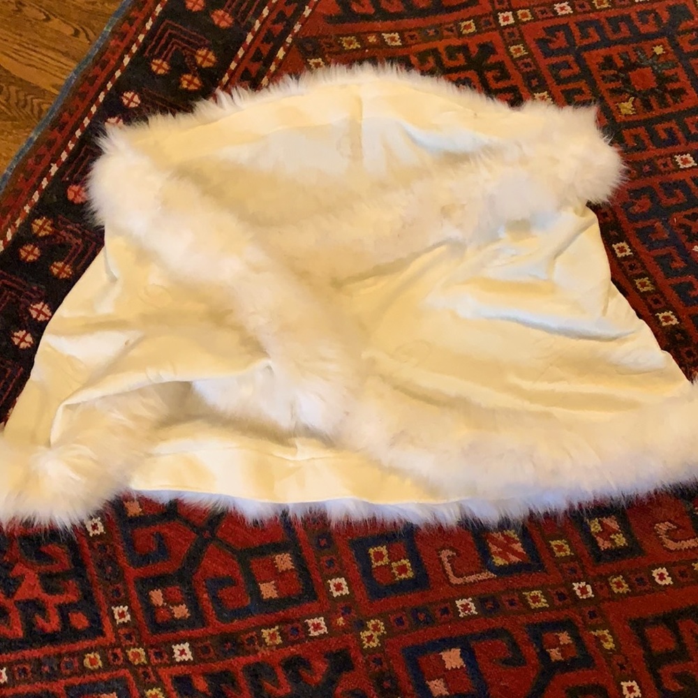 Elegant fur (faux) shawl, warm and beautiful
